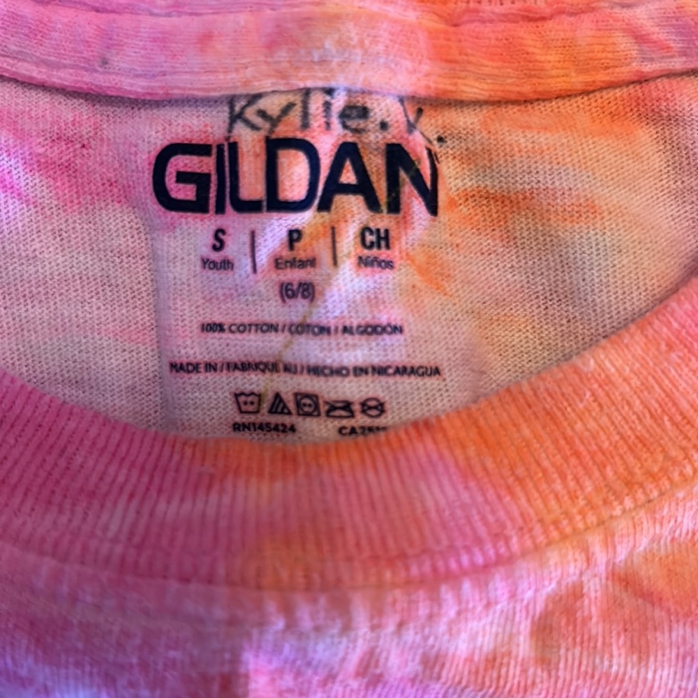 Gildan - Picture 2 of 2